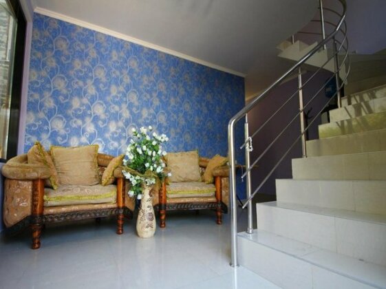 Lina Adler - Photo2
