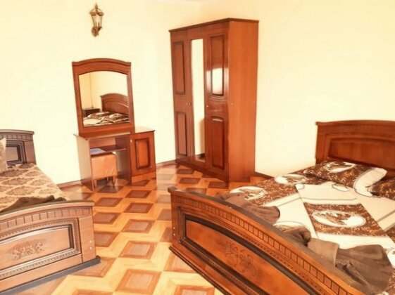 Oganes Guesthouse - Photo4