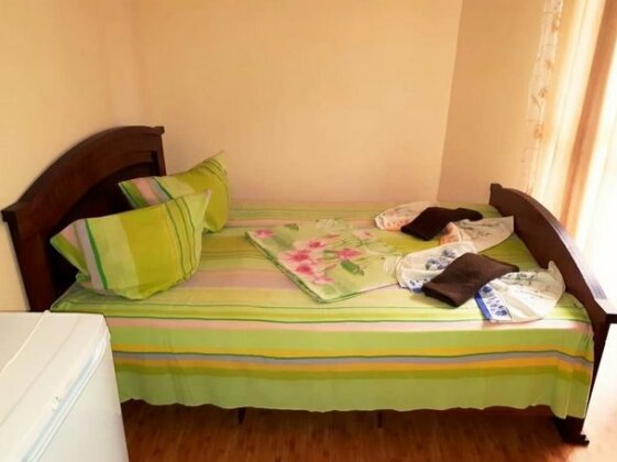Oganes Guesthouse - Photo5