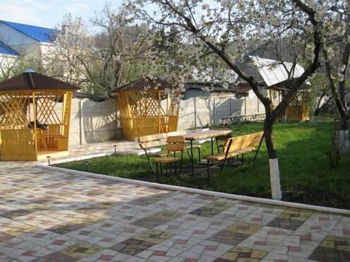 Fantazia Guest House - Photo2