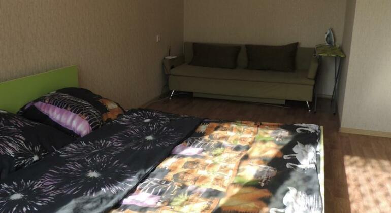 Apartment On Aviatorov 4 - Photo4