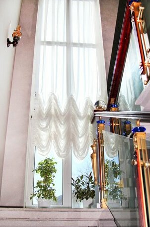 Artem Plaza Mini Hotel - Photo2
