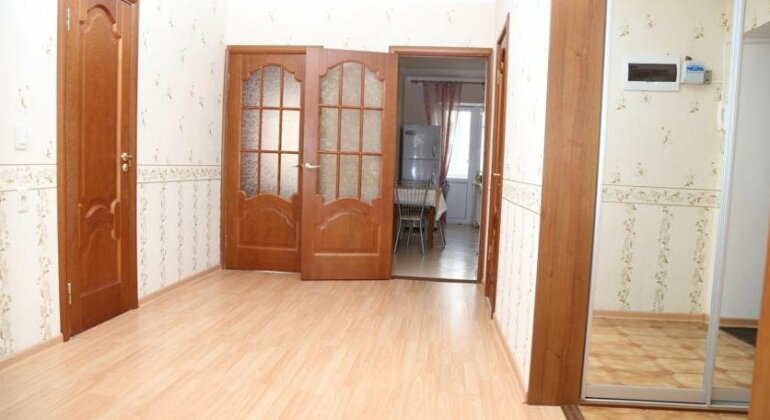 Spacious Apartment on Chernyshova - Photo2