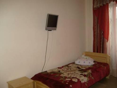  Photo 1