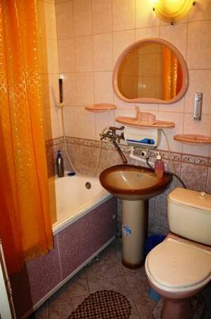 Yuriy I K Apartments - Photo4