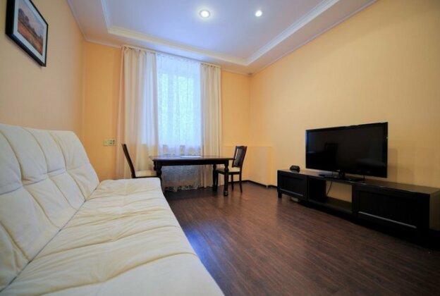 Five Stars Beautiful Life - Photo2