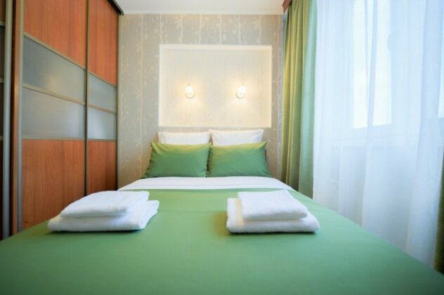 Five Stars Green - Photo3