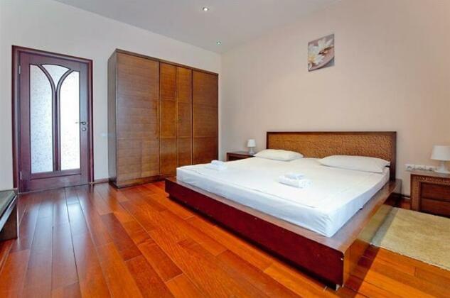 Five Stars Lenina 45 - Photo3
