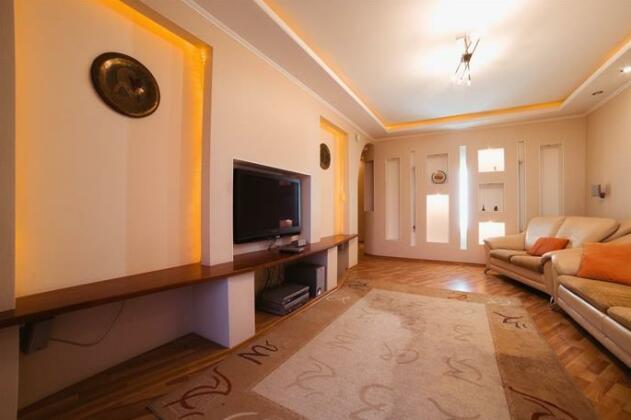 Five Stars on Lenina 68a - Photo5