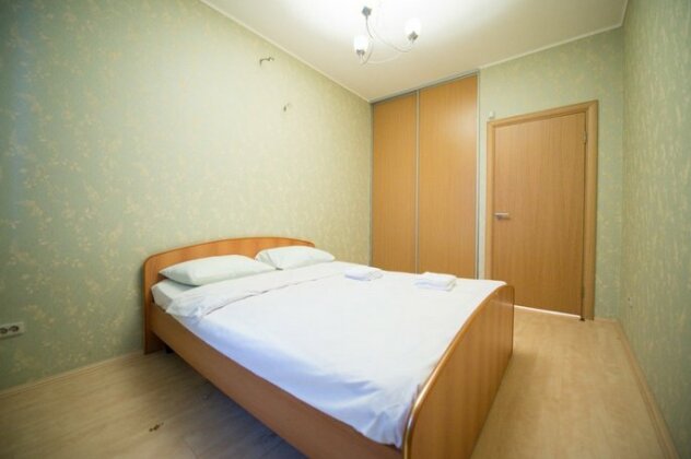 Na Ploschadi Revolyutsii 3-Bedroom Apartments