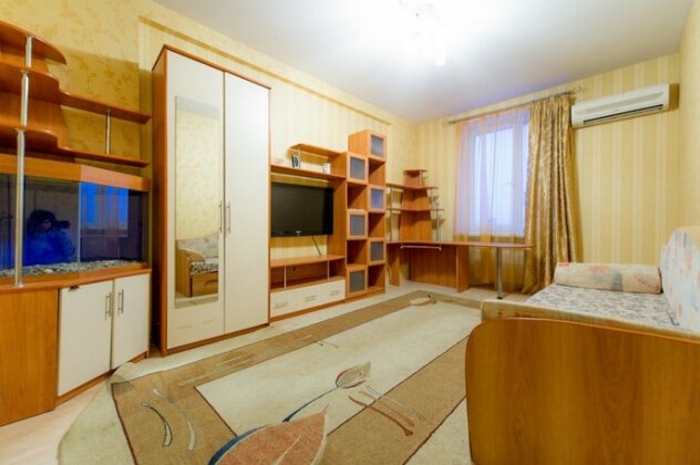 Na Ploschadi Revolyutsii 3-Bedroom Apartments - Photo3