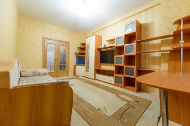 Na Ploschadi Revolyutsii 3-Bedroom Apartments - Photo4