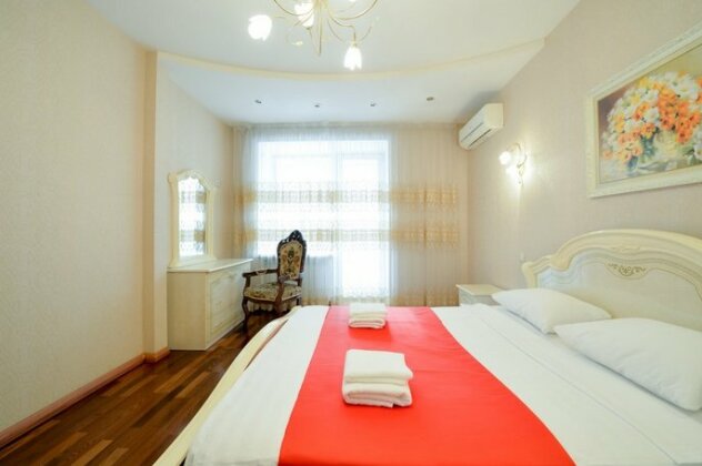 Pyat' Zvezd Lyuks Na Ploschadi Revolyutsii Apartments - Photo3