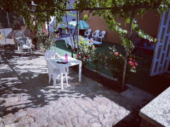 NeNaSevere Guest House - Photo4