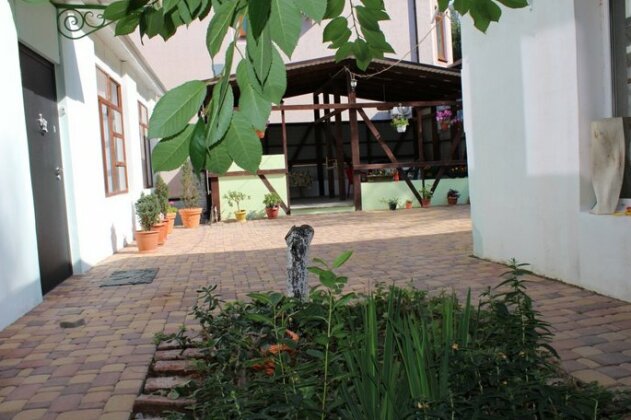 Semejnyij Guest House Divnomorskoye - Photo2