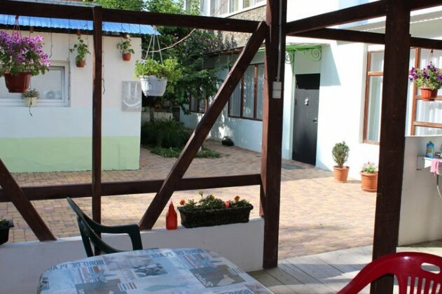 Semejnyij Guest House Divnomorskoye - Photo3