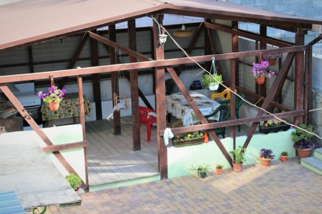 Semejnyij Guest House Divnomorskoye - Photo4