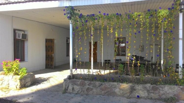 Photo 3