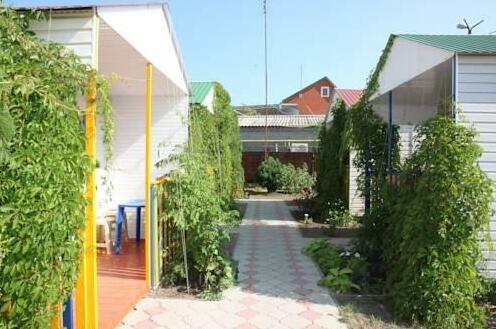 Azov Cottages - Photo3