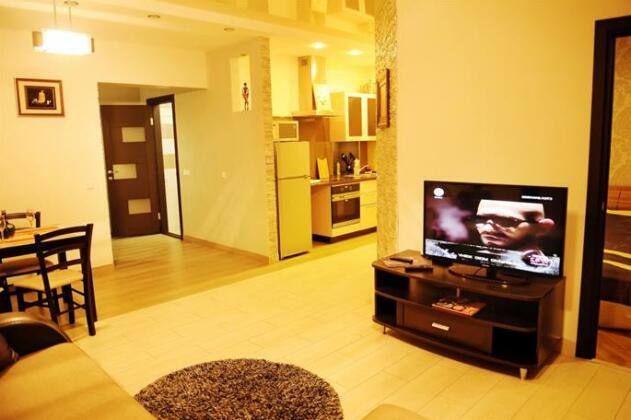 Luxe House Apartments - Photo2
