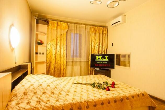 Luxe House Apartments - Photo4