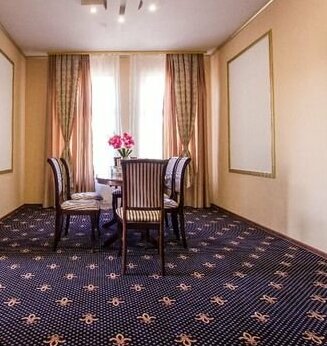 Hotel Golden Night - Photo4