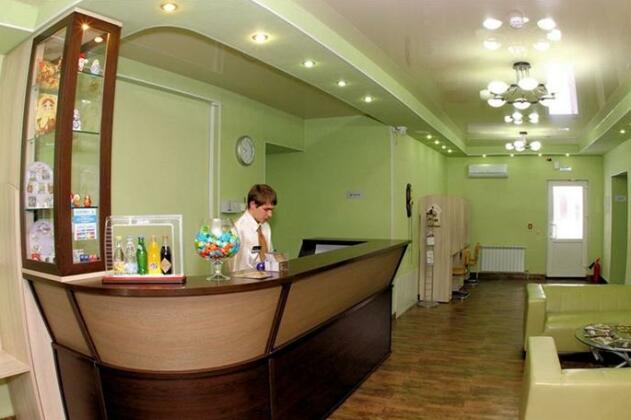 Camelot Hotel - Photo2