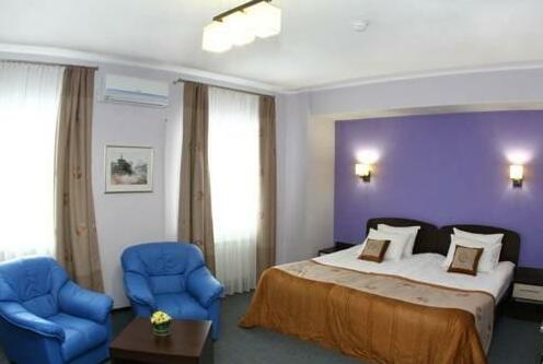 Camelot Hotel - Photo3