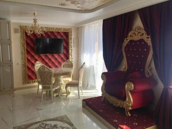 King & Queen - Photo2