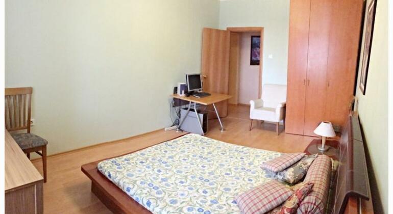 Apartments on Bulatova 5 - Photo3