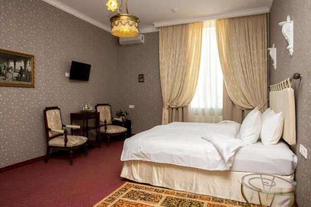 Bristol Hotel Krasnodar - Photo4