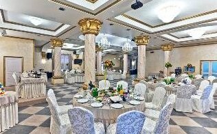 Triumph Hotel Central District Krasnodar - Photo4