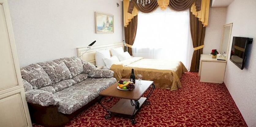 Uyut Ripsime Hotel - Photo4