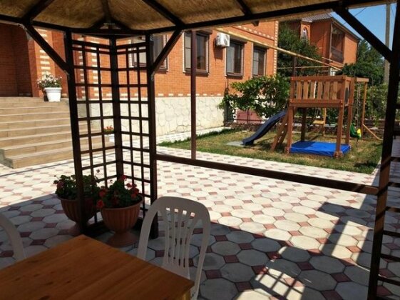 Svoi da Nashi Bed and Breakfast - Photo2