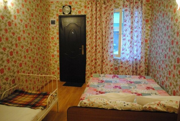 V Gostyah U Skazki Guest House - Photo4