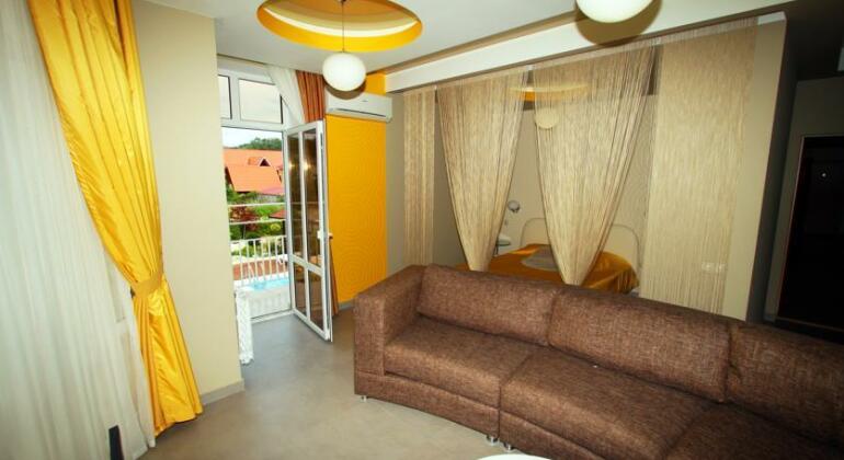 Mini-hotel Yuzhniy Park - Photo2