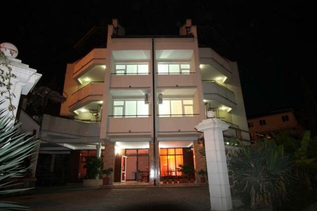 VVV Hotel - Photo2