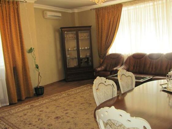 Tarkho Hotel - Photo2