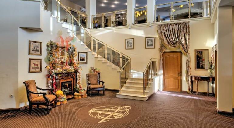 Alexander Club Hotel - Photo2