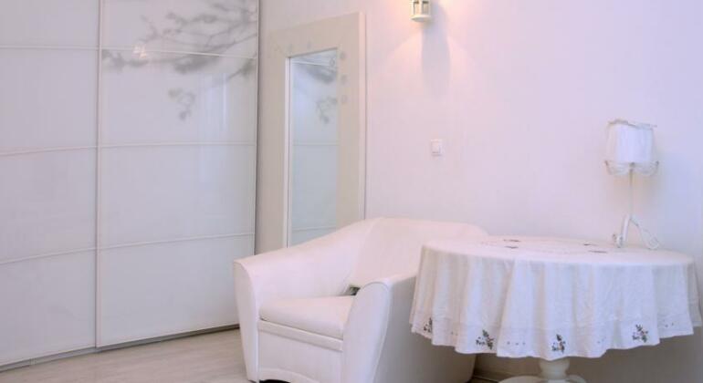 Apartlux Universitet Two Rooms - Photo4