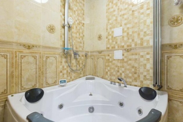 Apartment on Novoryazanskaya with Jacuzzi - Photo2