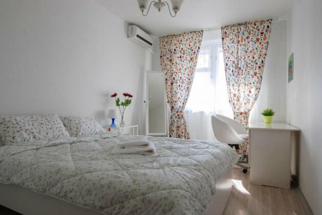 Apartment on Sergiya Radonezhskogo 8 - Photo2