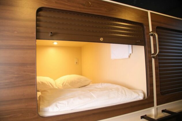 Capsule Hotel InterQUBE Tretyakovskaya - Photo5