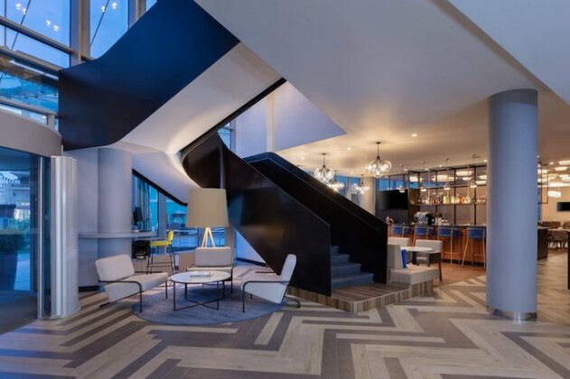 Courtyard by Marriott Moscow Paveletskaya Hotel - Photo2