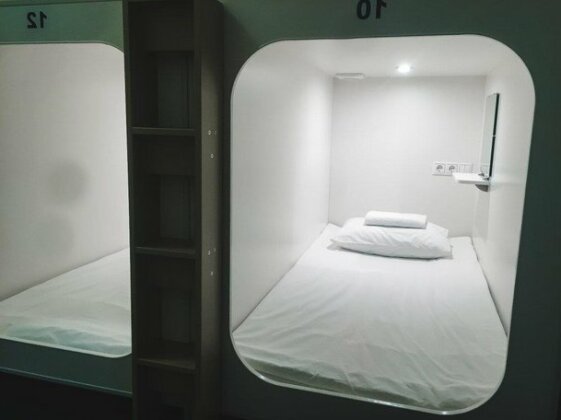 Cube Capsule Rooms - Photo4
