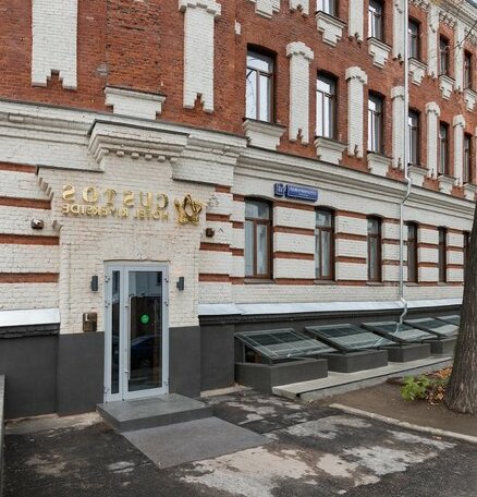 Custos Riverside Hotel