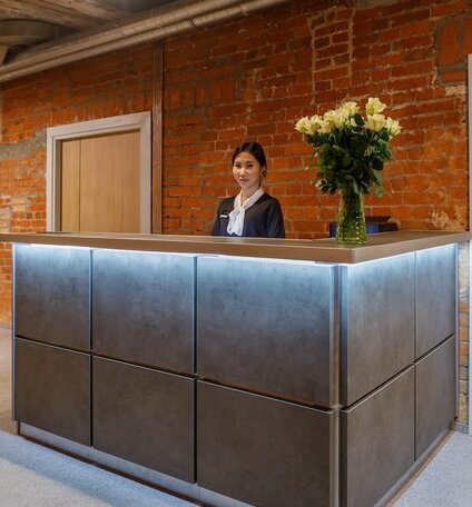 Custos Riverside Hotel - Photo3