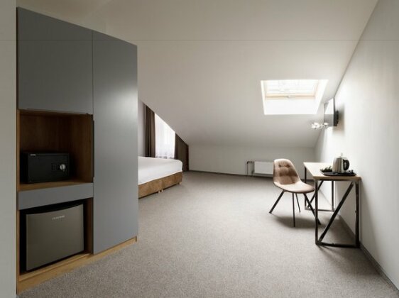 Custos Riverside Hotel - Photo5