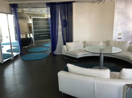 Dynasty Apartment 32 Floor - Photo2