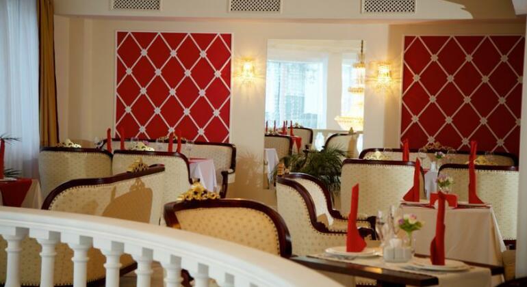Golden Rooms Hotel - Photo2